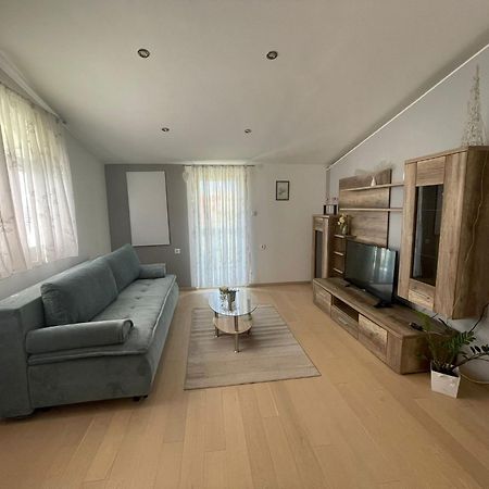 Apartments Meri 沃迪切 外观 照片