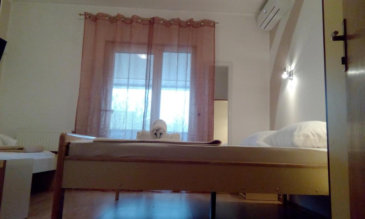 Apartments Meri 沃迪切 外观 照片
