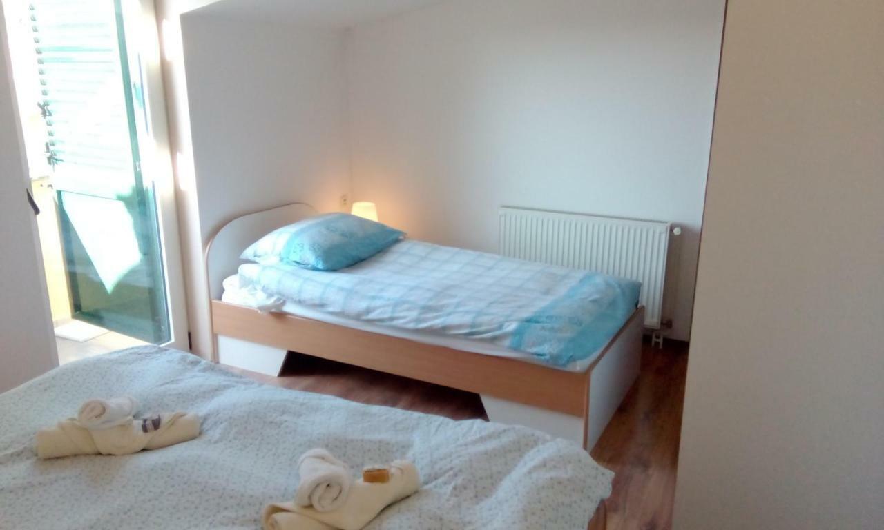 Apartments Meri 沃迪切 外观 照片