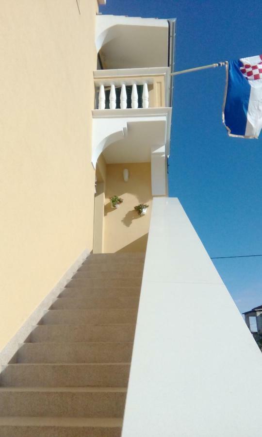 Apartments Meri 沃迪切 外观 照片