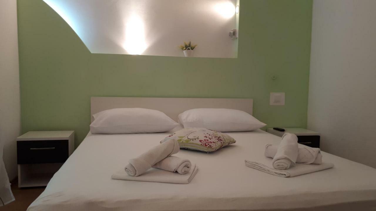 Apartments Meri 沃迪切 外观 照片
