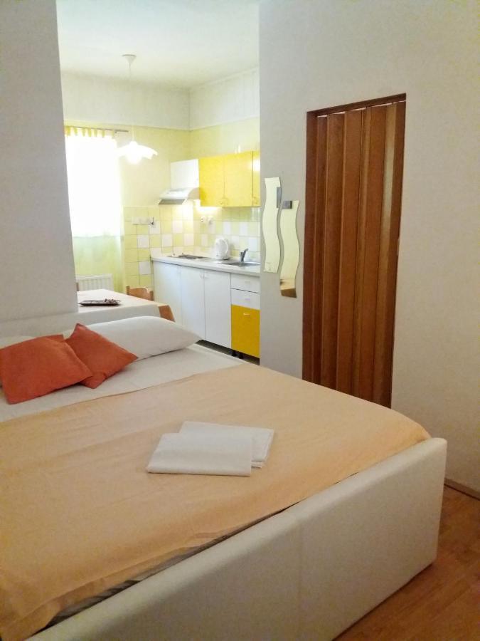 Apartments Meri 沃迪切 外观 照片