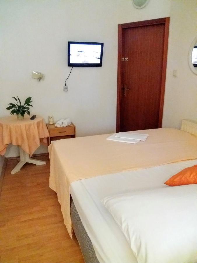 Apartments Meri 沃迪切 外观 照片